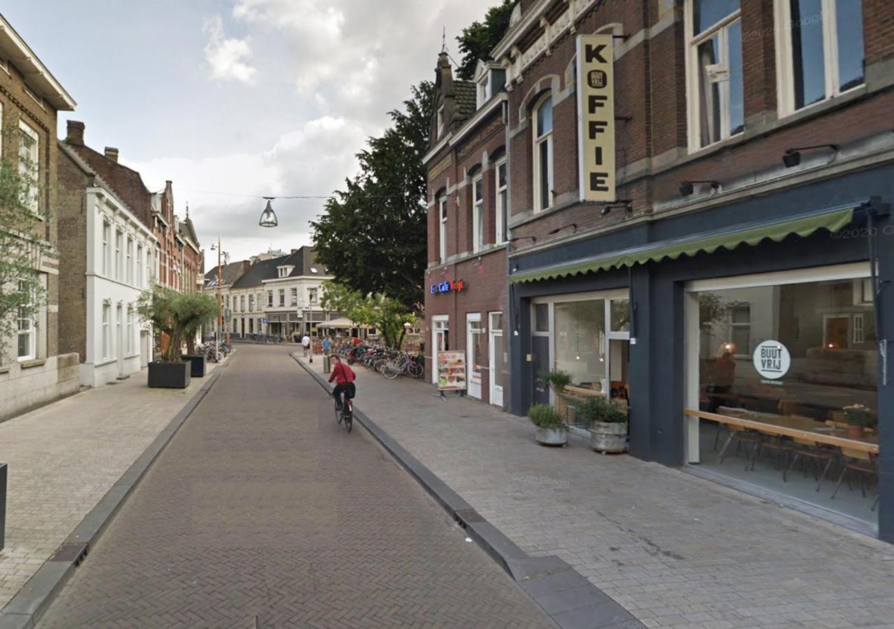 New High-end Historic Building In Safe Area Vakantiehuis Tilburg